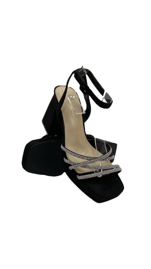 SANDALIA TACON ANCHO TIRAS CON NEGRO SANDALIA TACON ANCHO TIRAS CON NEGRO