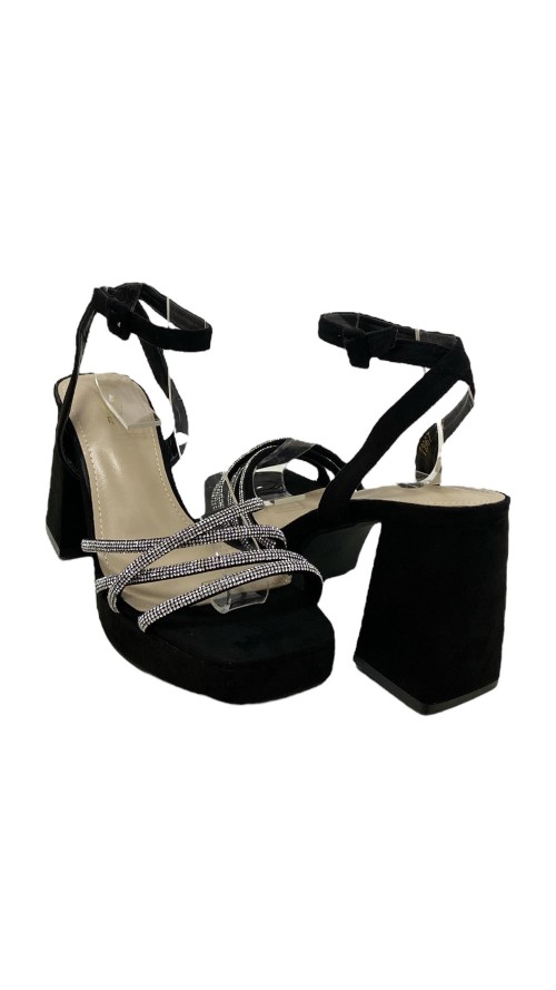 SANDALIA TACON ANCHO TIRAS CON NEGRO SANDALIA TACON ANCHO TIRAS CON NEGRO