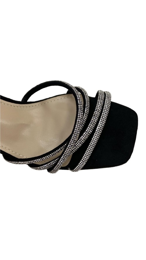 SANDALIA TACON ANCHO TIRAS CON NEGRO SANDALIA TACON ANCHO TIRAS CON NEGRO