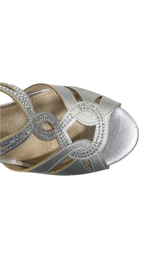 SANDALIA TIRAS ENTRELAZADAS PLATA SANDALIA TIRAS ENTRELAZADAS PLATA