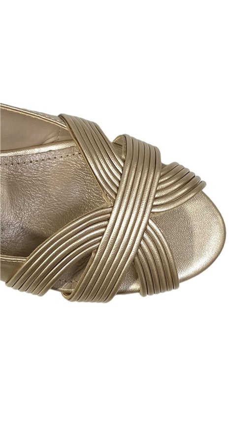 SANDALIA TACON BAJO ORO