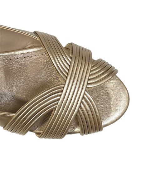 SANDALIA TACON BAJO ORO