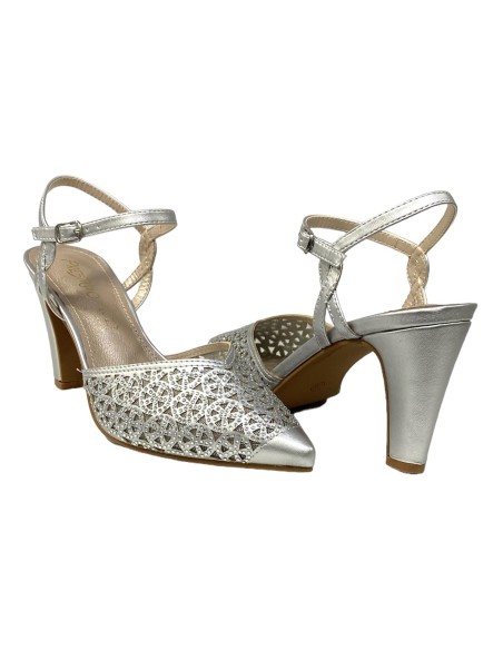 SANDALIA PUNTERA CON BRILLANTE PLATA