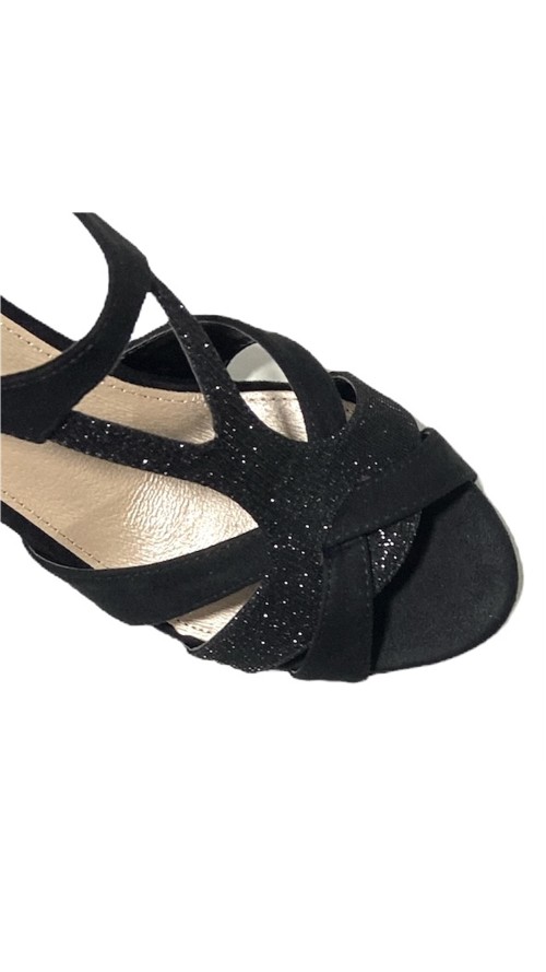 SANDALIA TACON TIRAS TRIANGULO NEGRO