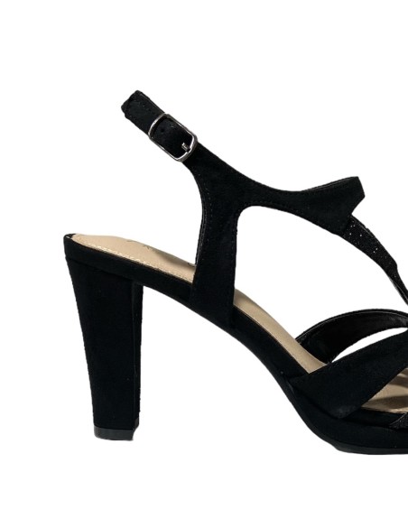 SANDALIA TACON TIRAS TRIANGULO NEGRO