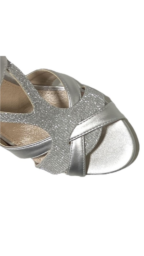 SANDALIA TACON TIRAS TRIANGULO PLATA