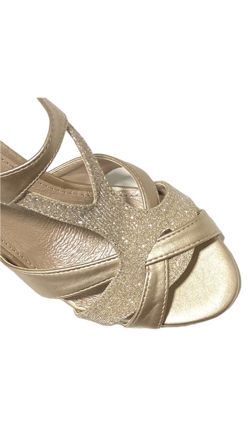 SANDALIA TACON TIRAS TRIANGULO ORO