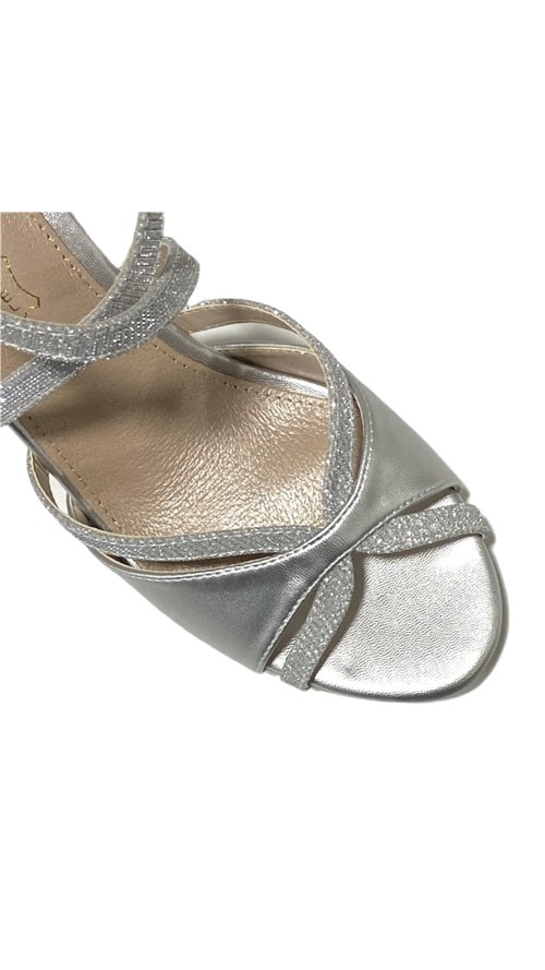 SANDALIA TALON CUBIERTO PLATA