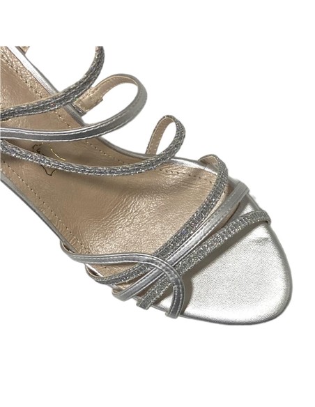 SANDALIA TIRAS MEZCLADAS PLATA