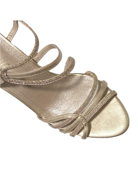 SANDALIA TIRAS MEZCLADAS ORO
