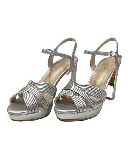 SANDALIA METALIZADA TACON ALTO PLATA