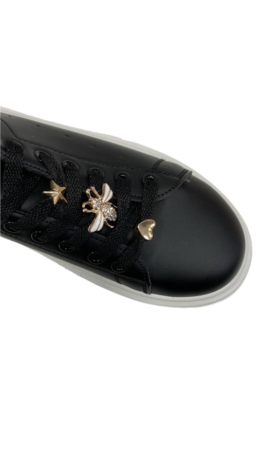 BAMBA CON ADORNOS EN CORDONES NEGRO BAMBA CON ADORNOS EN CORDONES NEGRO