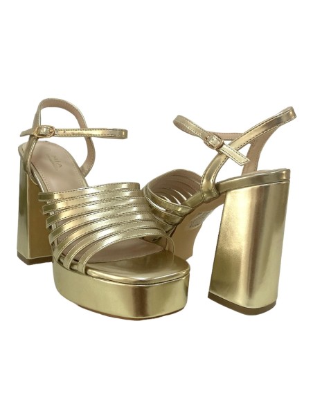 SANDALIA MULTITIRAS METALIZADA ORO