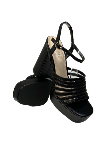 SANDALIA MULTITIRAS METALIZADA NEGRO