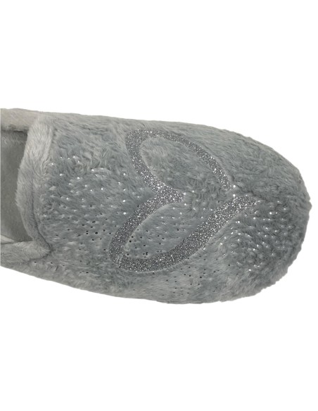 ZAPATILLA CORAZON A MANO GRIS