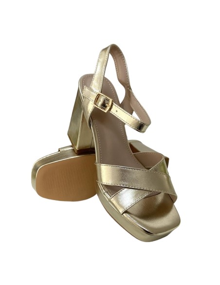 SANDALIA TIRAS CRUZADA ORO