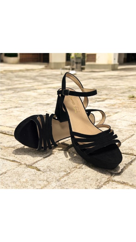 SANDALIA DE TACON NEGRO 2