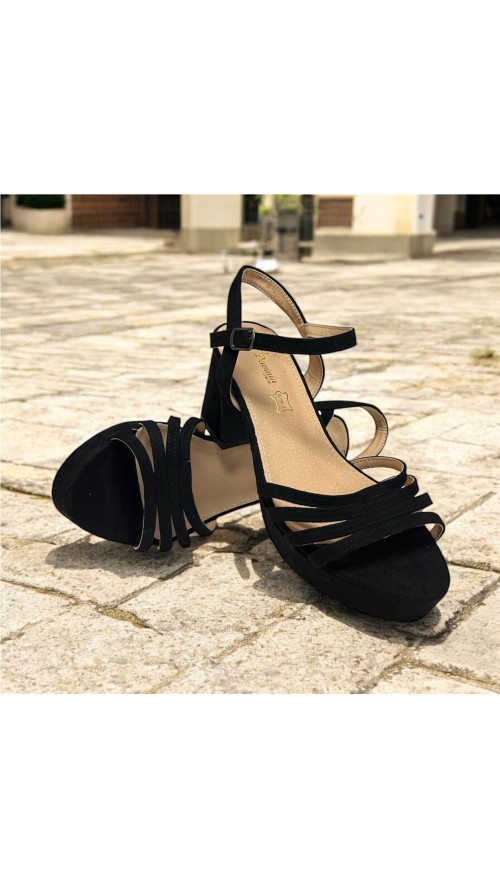 SANDALIA DE TACON NEGRO