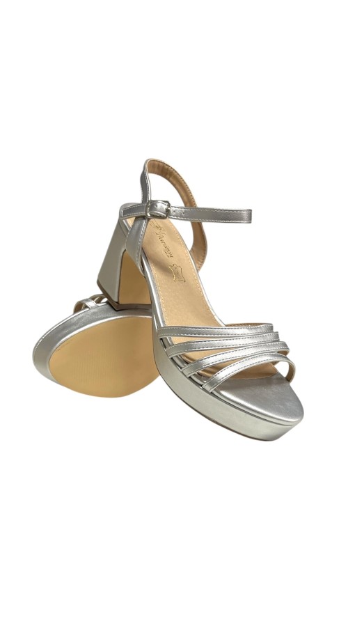 SANDALIA DE TACON PLATA
