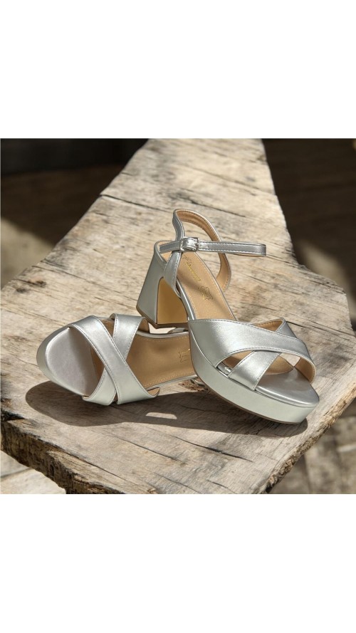 SANDALIA CRUZADA PLANTA PIEL PLATA