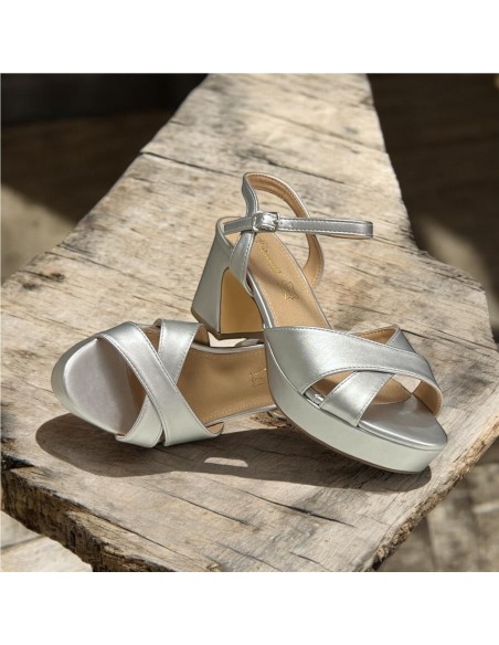 SANDALIA CRUZADA PLANTA PIEL PLATA