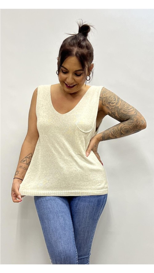 TOP CLAUDIA BEIG