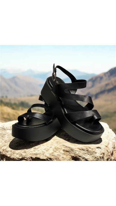 SANDALIA TIRAS CON DEDO NEGRO 2