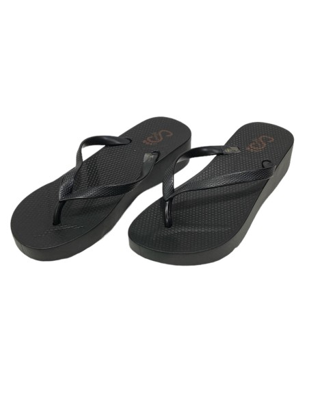 PLAYERA DEDO CUÑA NEGRO