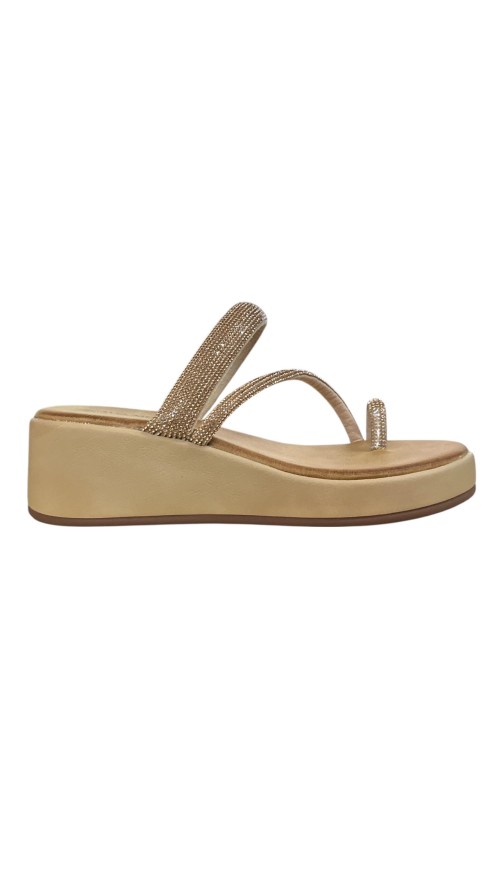 SANDALIA CUÑA DEDO BRILLO CAMEL
