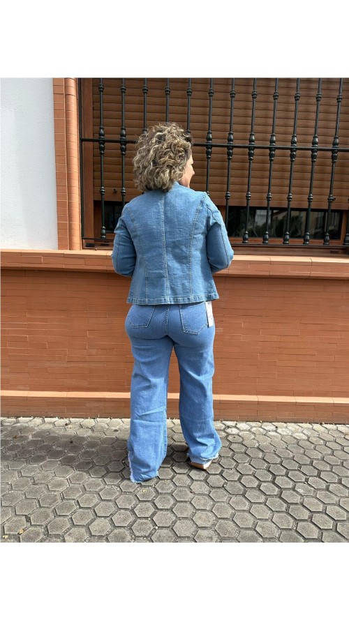 VAQUERO JULIA VAQUERO VAQUERO JULIA VAQUERO