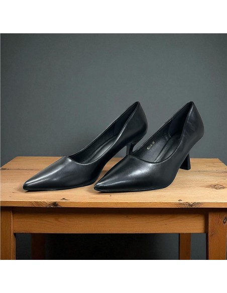 ESTILETO TACON MEDIO NEGRO