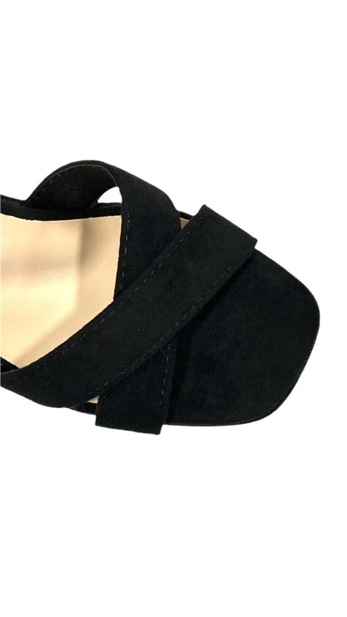 SANDALIA TACON ANCHO NEGRO SANDALIA TACON ANCHO NEGRO