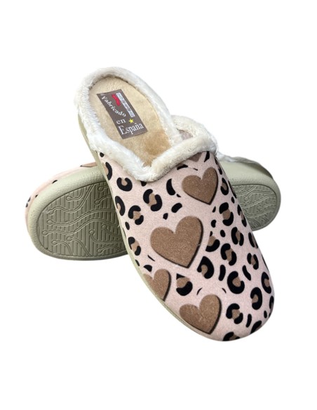 ZAPATILLA PRINT CON CORAZONES BEIG