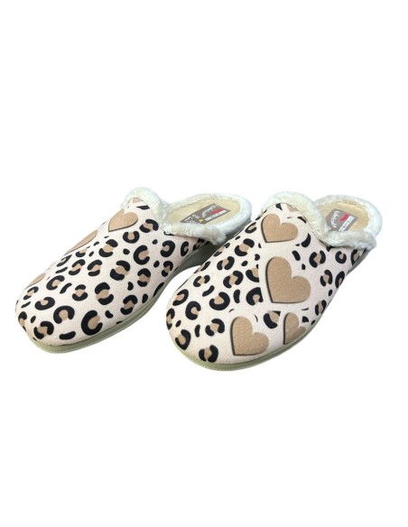 ZAPATILLA PRINT CON CORAZONES BEIG