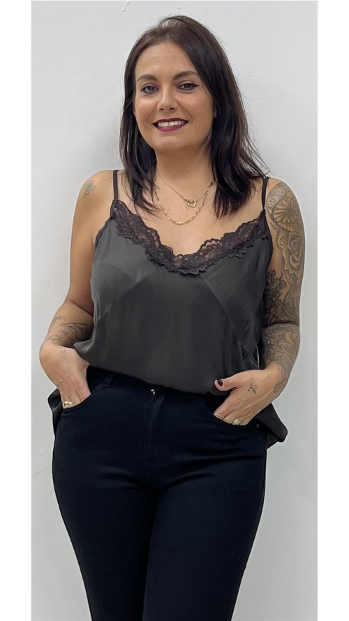 TOP HINA MARRON