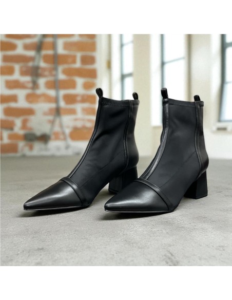 BOTIN ELASTICO CORTES NEGRO