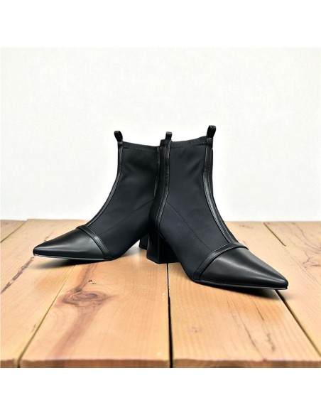 BOTIN ELASTICO CORTES NEGRO