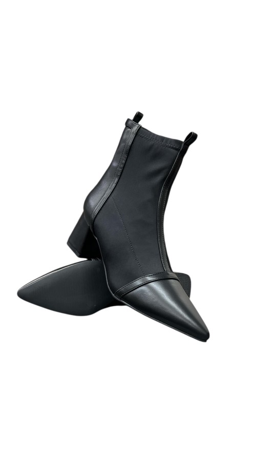 BOTIN ELASTICO CORTES NEGRO