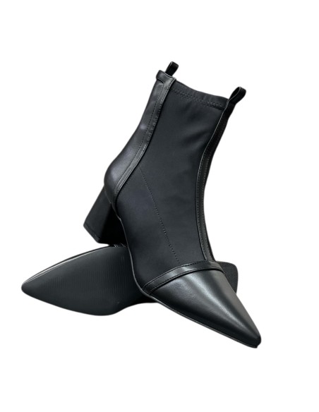 BOTIN ELASTICO CORTES NEGRO