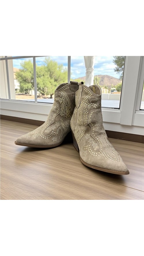 BOTIN COW BOY TACHUELAS TAUPE