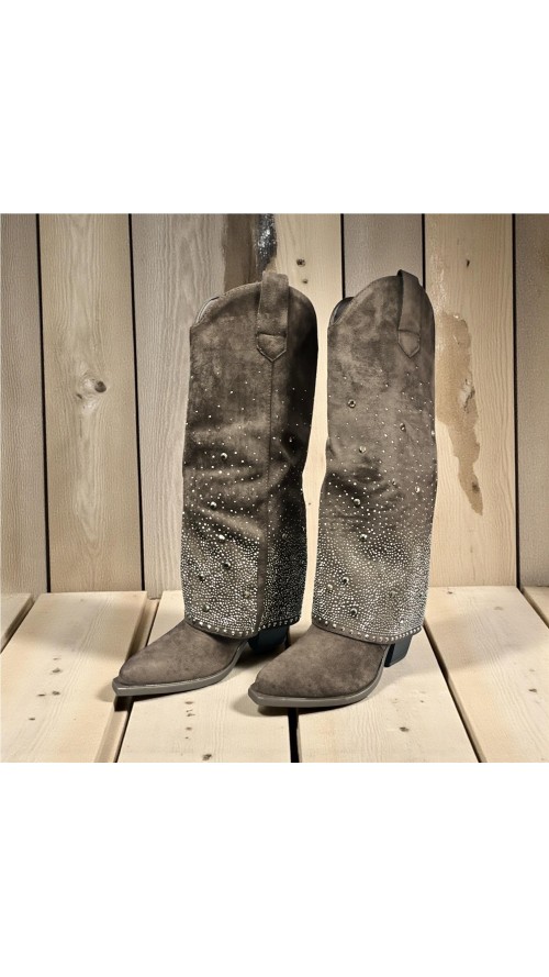BOTA TACHUELAS MARRON BOTA TACHUELAS MARRON