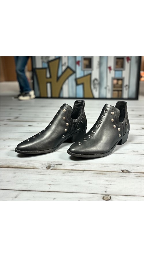 BOTIN TACHAS NEGRO BOTIN TACHAS NEGRO