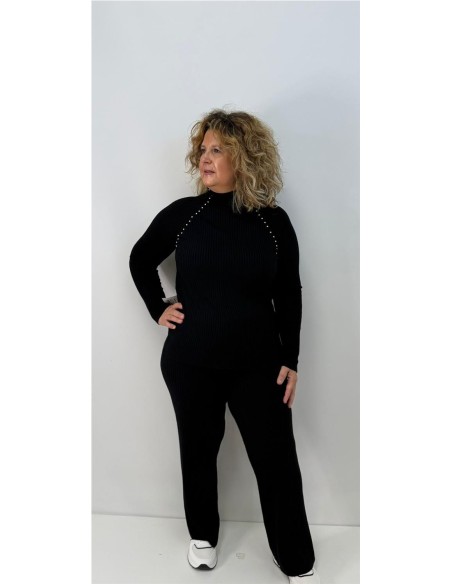 CONJUNTO TACHAS NEGRO