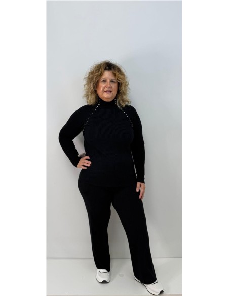 CONJUNTO TACHAS NEGRO