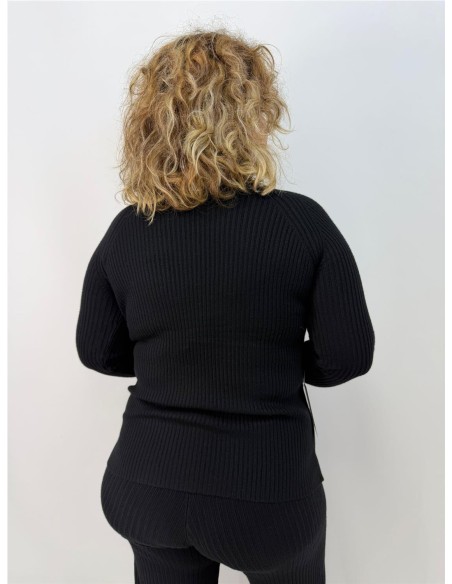 CONJUNTO TACHAS NEGRO