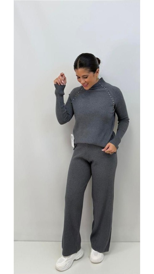 CONJUNTO TACHAS GRIS CONJUNTO TACHAS GRIS