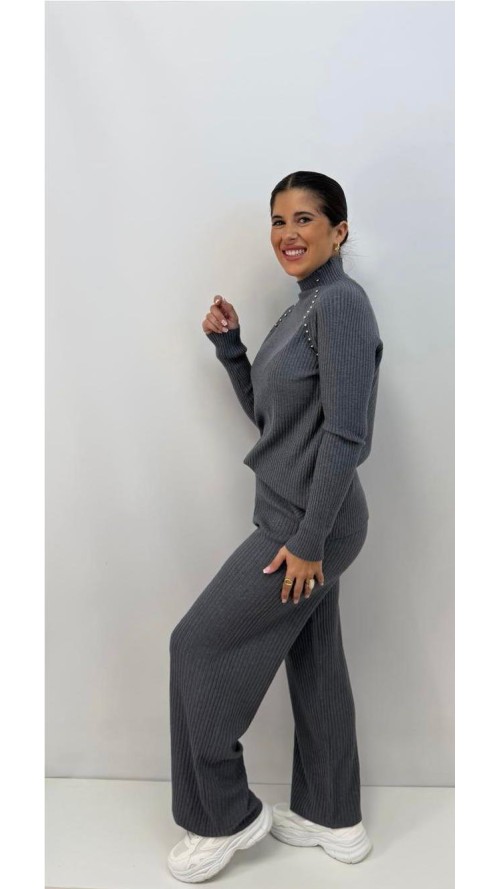 CONJUNTO TACHAS GRIS CONJUNTO TACHAS GRIS