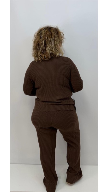 CONJUNTO TACHAS MARRON 2