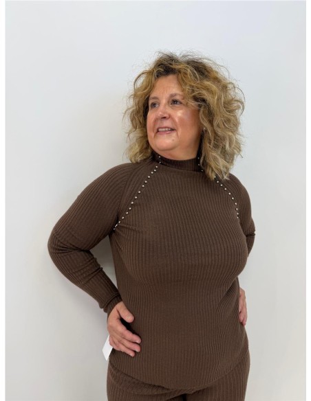 CONJUNTO TACHAS MARRON