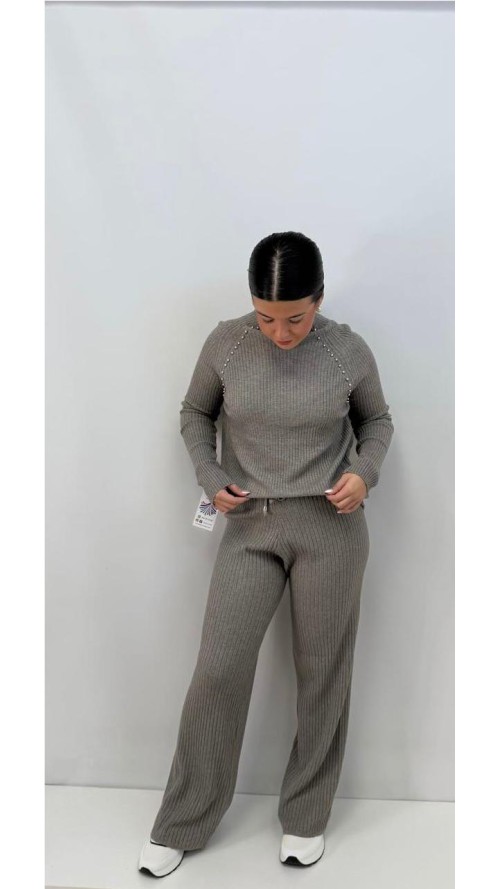 CONJUNTO TACHAS TAUPE CONJUNTO TACHAS TAUPE